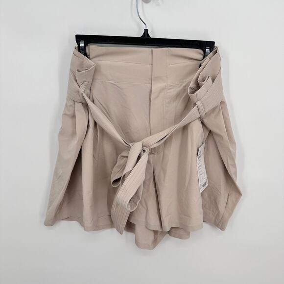 ATHLETA NWT Plus Size Skyline Short in Khaki // 22 2X - Picture 5 of 11